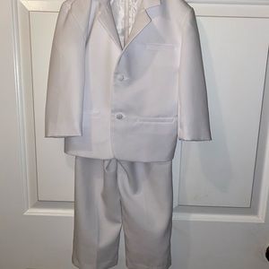 Toddler Boys 2 pc White Suit Tuxedo 4T